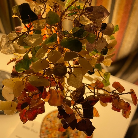 9 inch gemstone tree - Picture 4 of 4